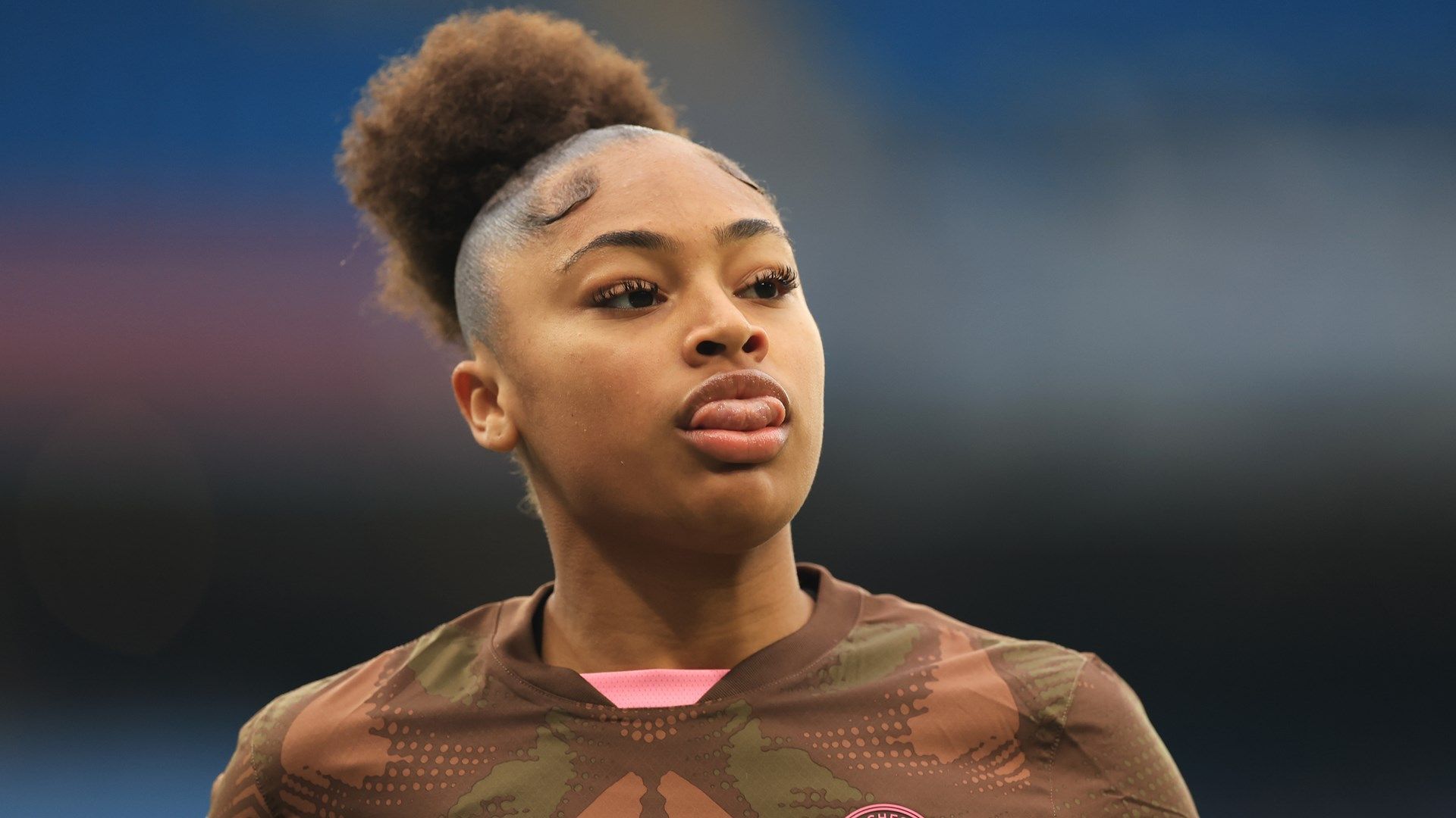 Lucy Bronze's Heightened Competition at Chelsea, Chloe Kelly's Pursuit of Stability at Arsenal, and 10 Key Lionesses Insights for the 2025-26 WSL Season