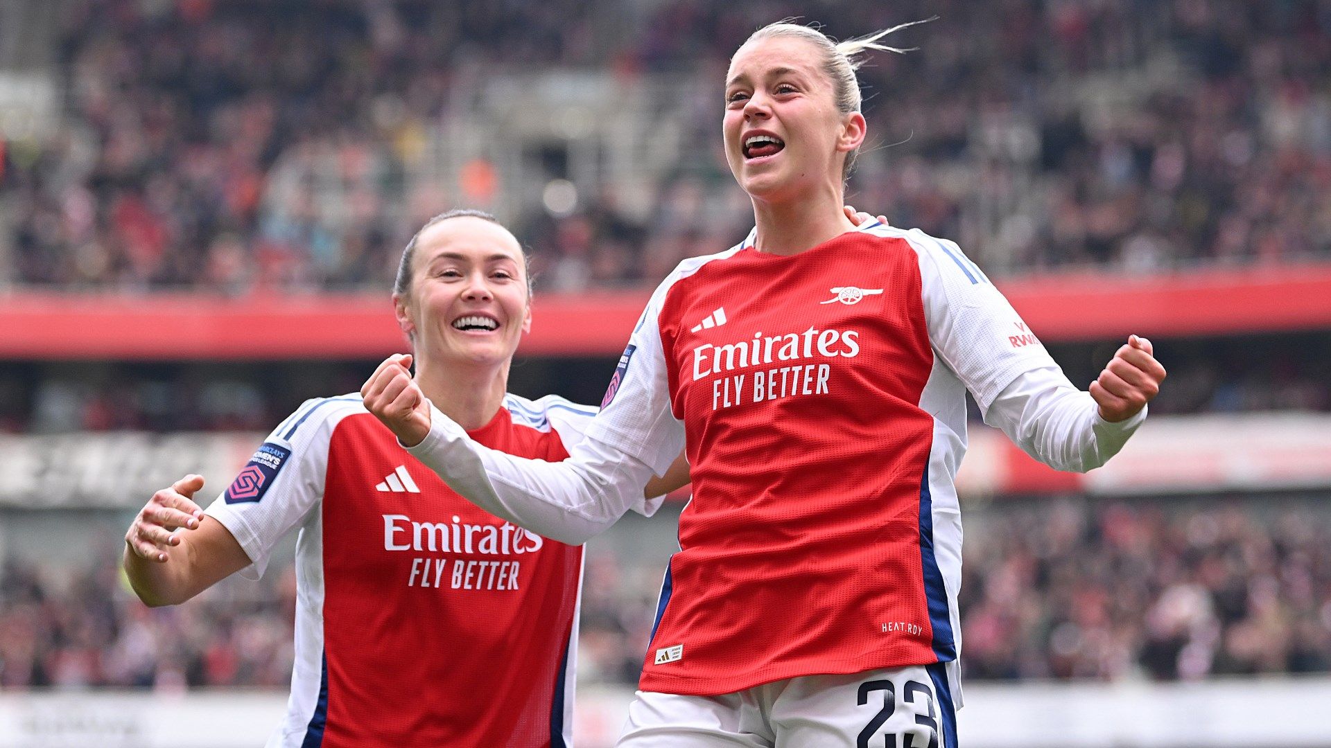 Alessia Russo Signs Long-Term Arsenal Contract, Eager for Further Success Ahead of New WSL Season