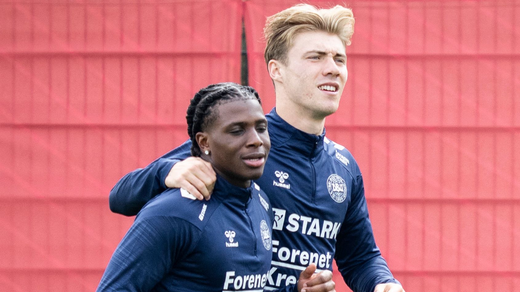 Manchester United Star Expresses Surprise Over Rasmus Hojlund's Transfer to Napoli and Credits Him for Influencing His Own Move to the Club