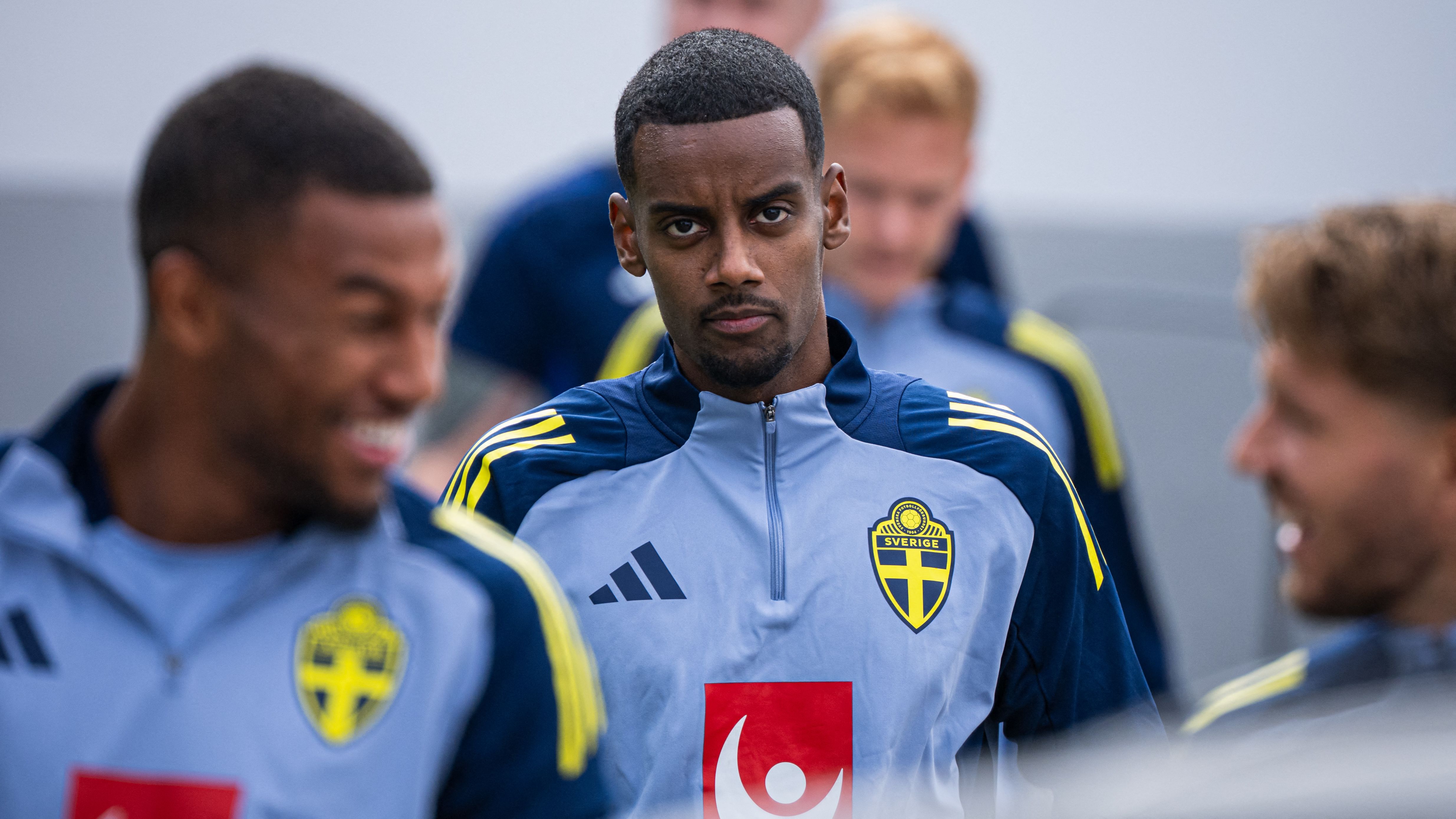 Newcastle Defender Dan Burn Expresses Relief on Alexander Isak Transfer Saga and Defends Club's Protective Response to Striker's Exit