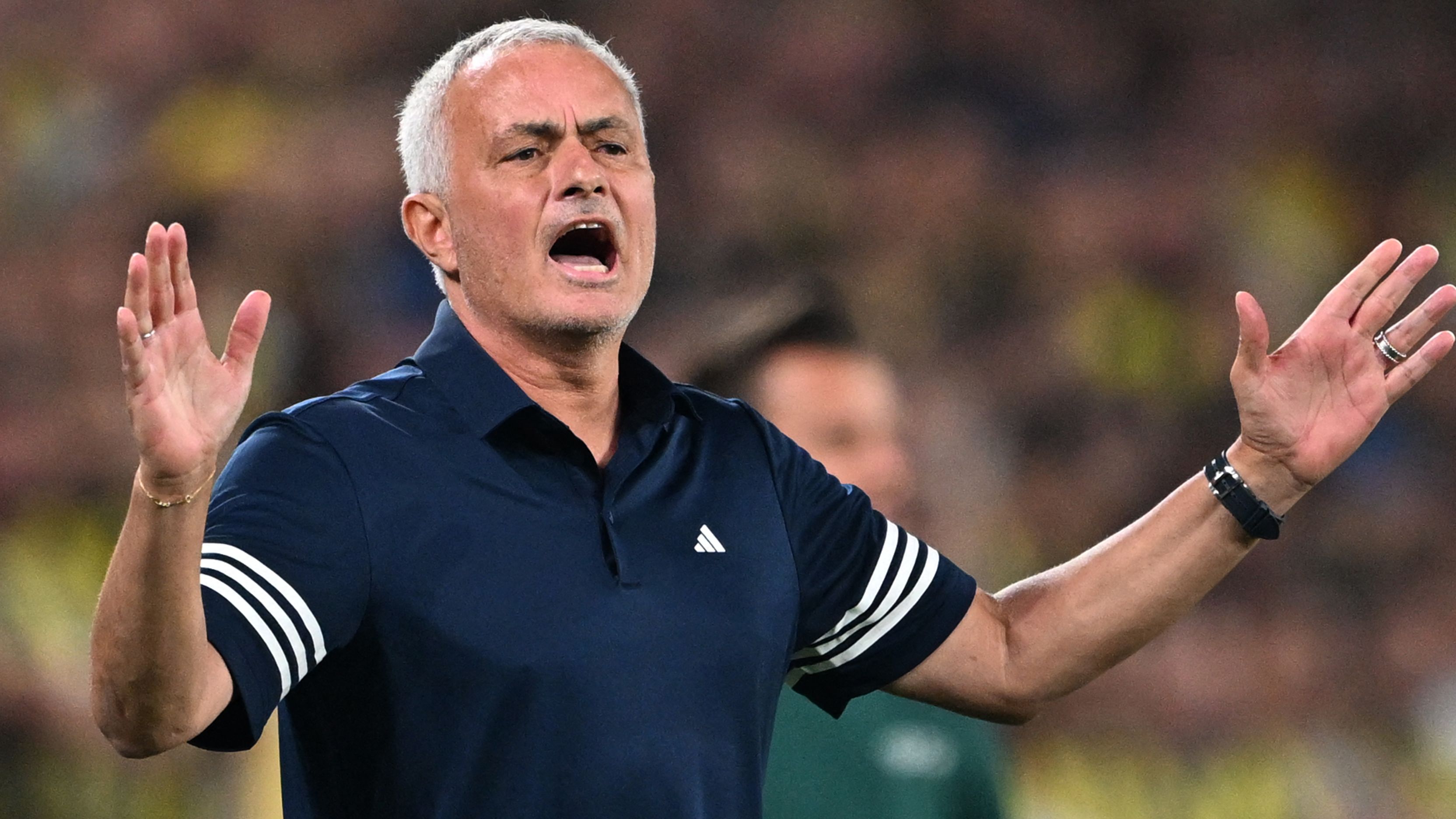 The competition intensifies to succeed José Mourinho as former Italy and AC Milan managers vie for the Fenerbahçe position