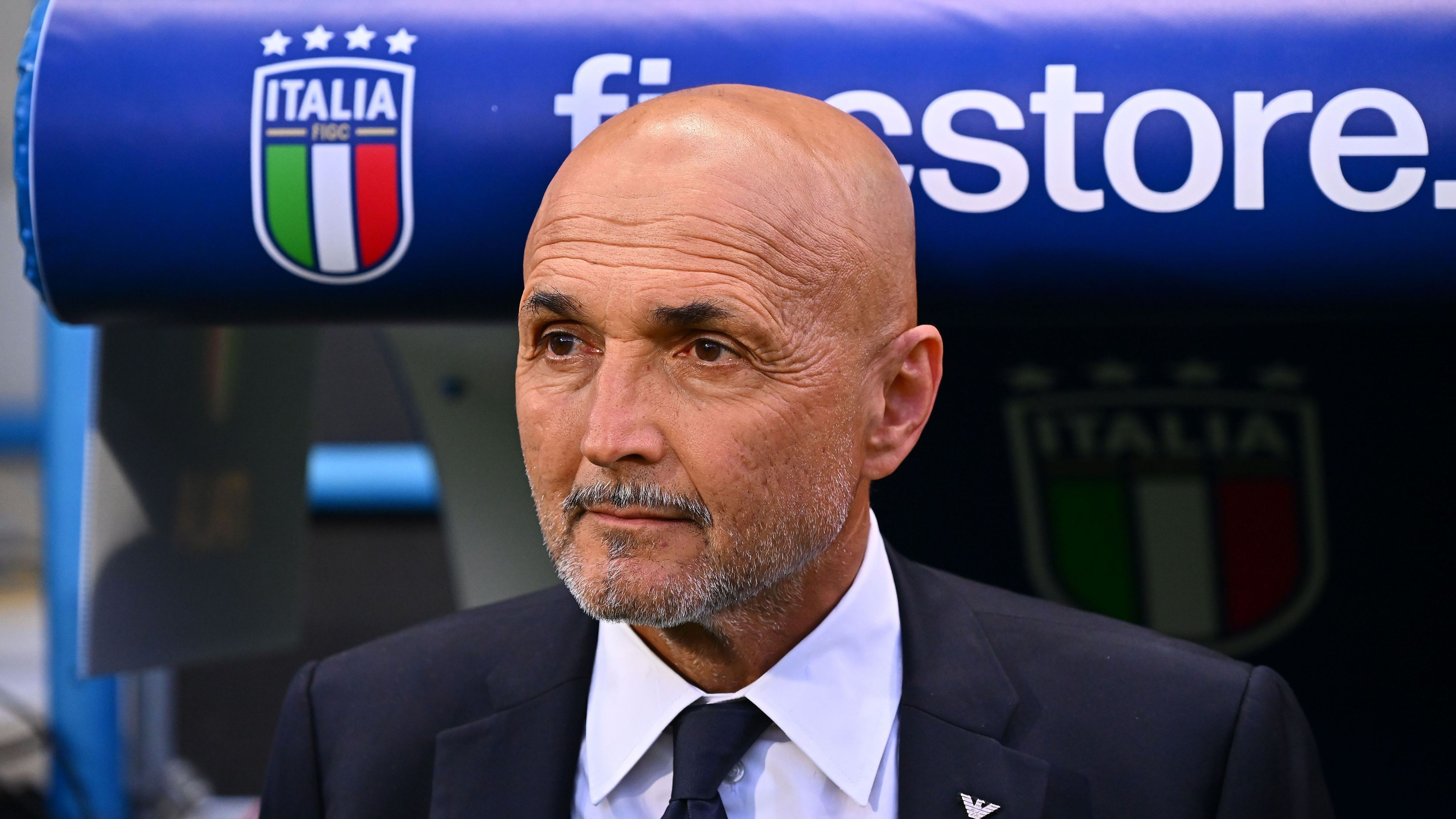 The competition intensifies to succeed José Mourinho as former Italy and AC Milan managers vie for the Fenerbahçe position