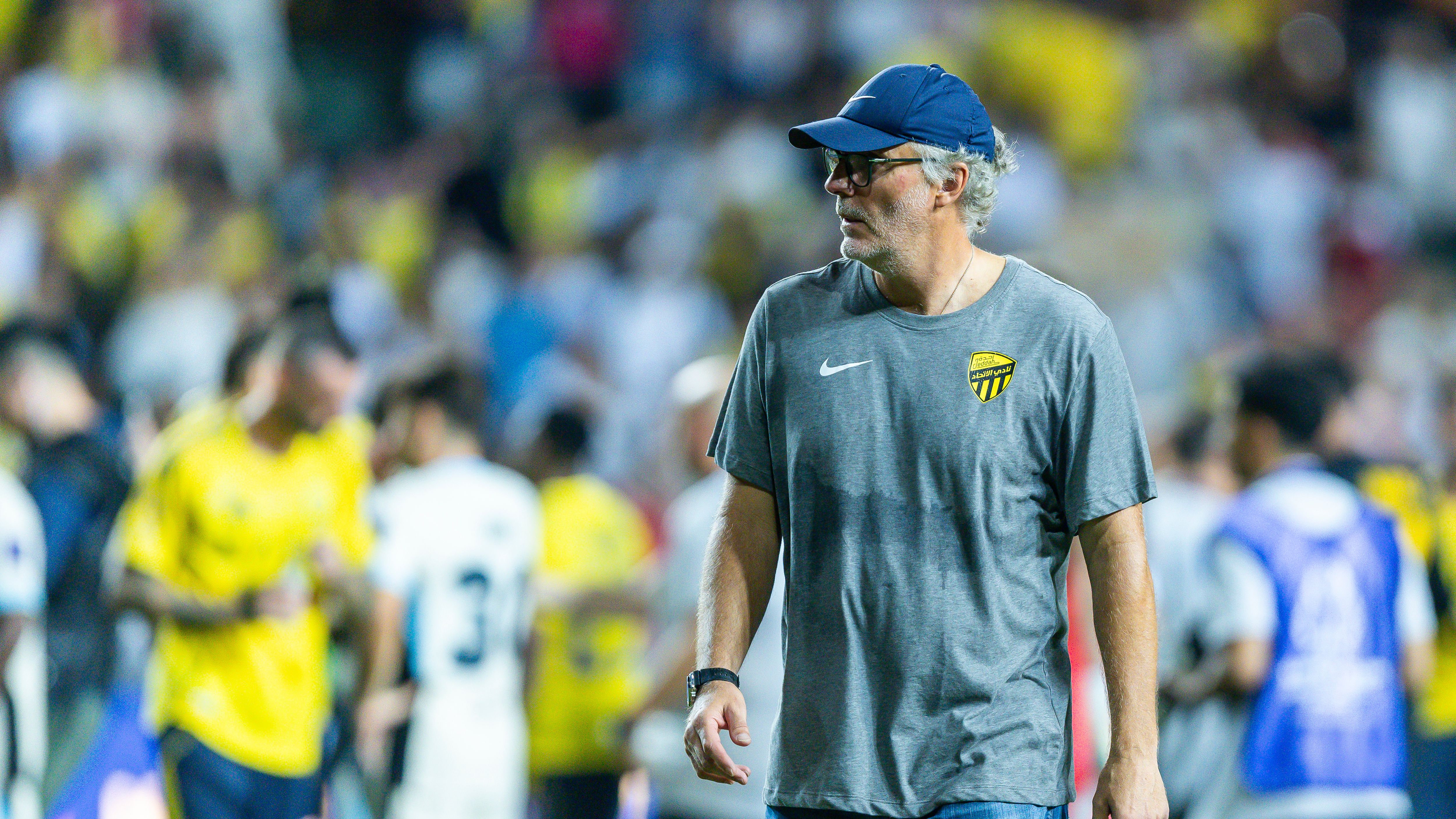 Laurent Blanc Reveals Johan Cruyff's Immediate Sacking by Barcelona After Convincing Him to Sign