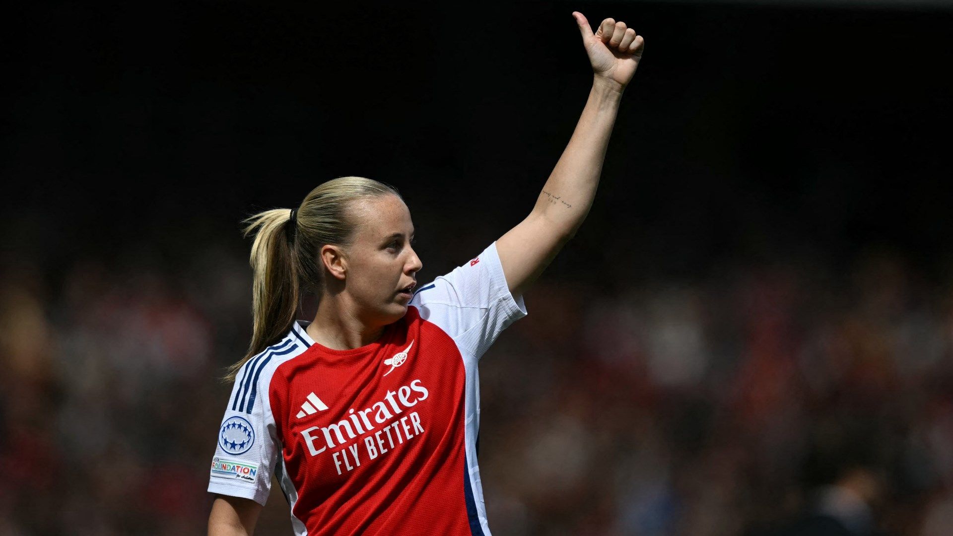 Beth Mead Makes History in the Women's Super League with Two Assists as Arsenal Launches Season with a Dominant Performance
