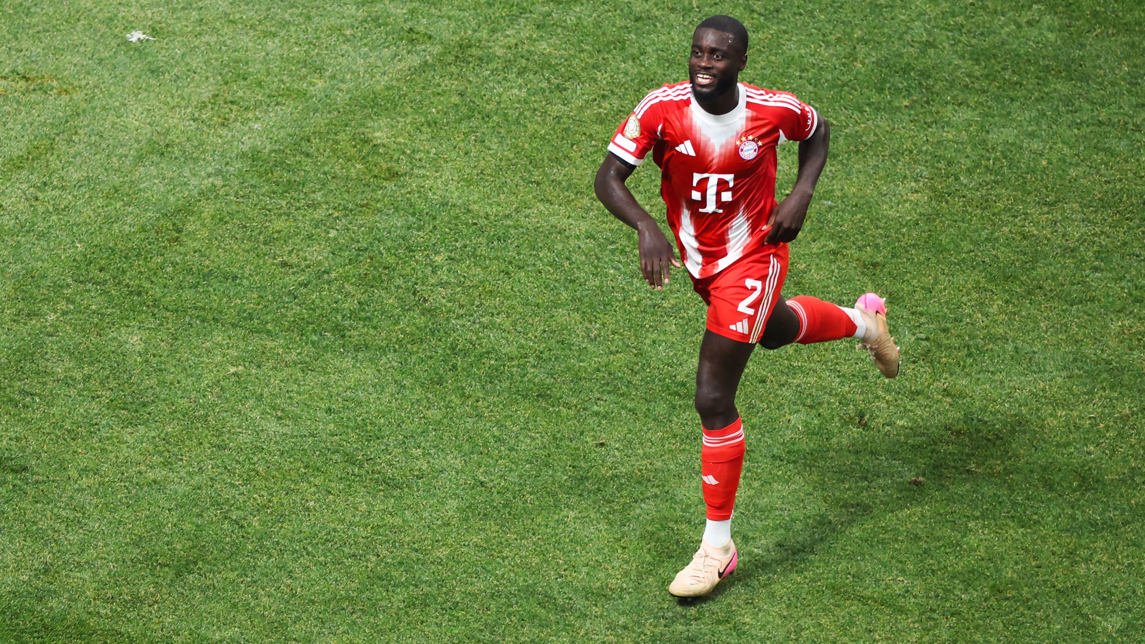 Bayern Munich Aims to Counter Real Madrid's Interest with Imminent Contract Talks for Star Defender