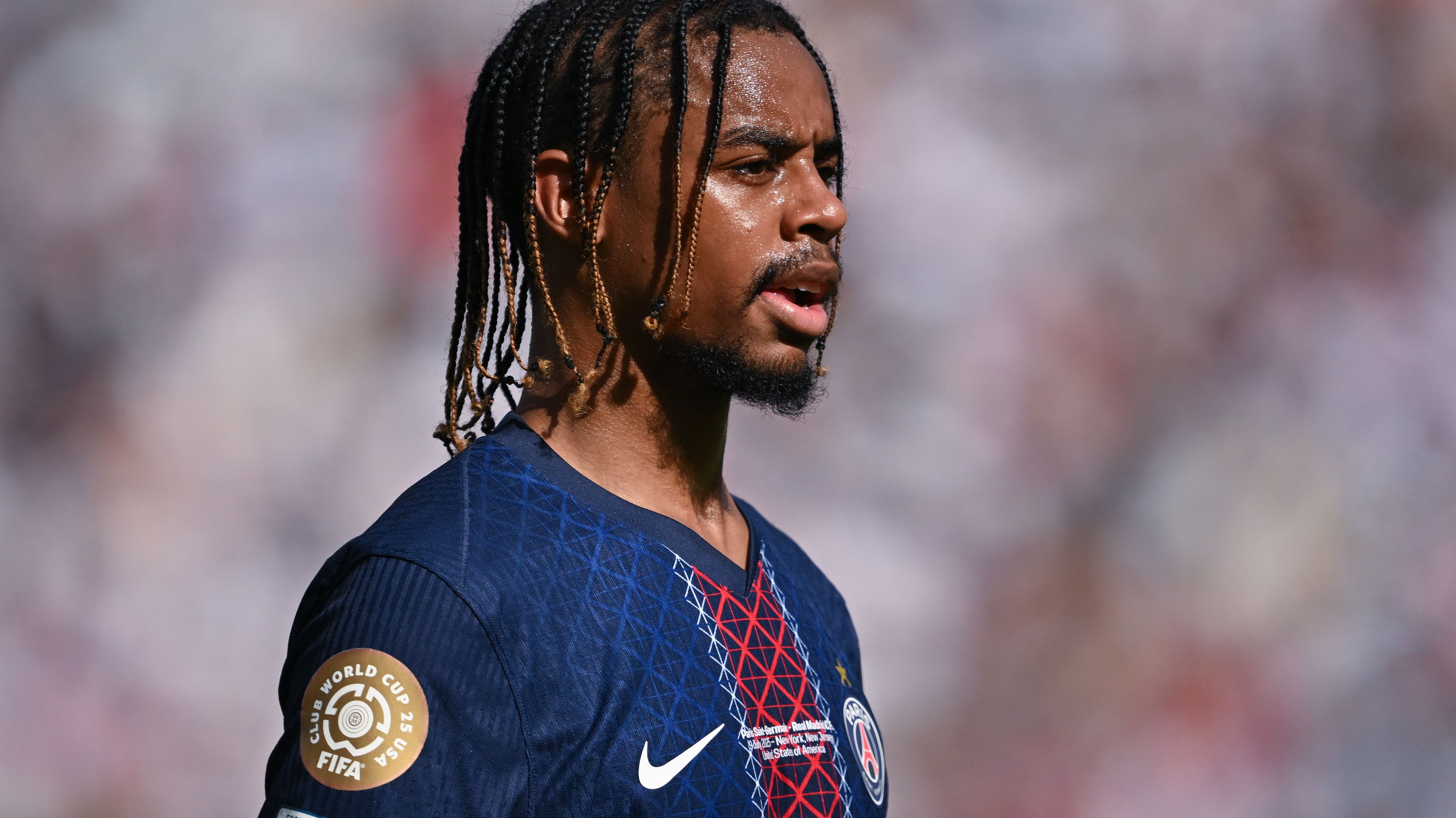 Paris Saint-Germain Aims to Secure New Contract for Bradley Barcola Amid Interest from Bayern Munich, Arsenal, and Chelsea