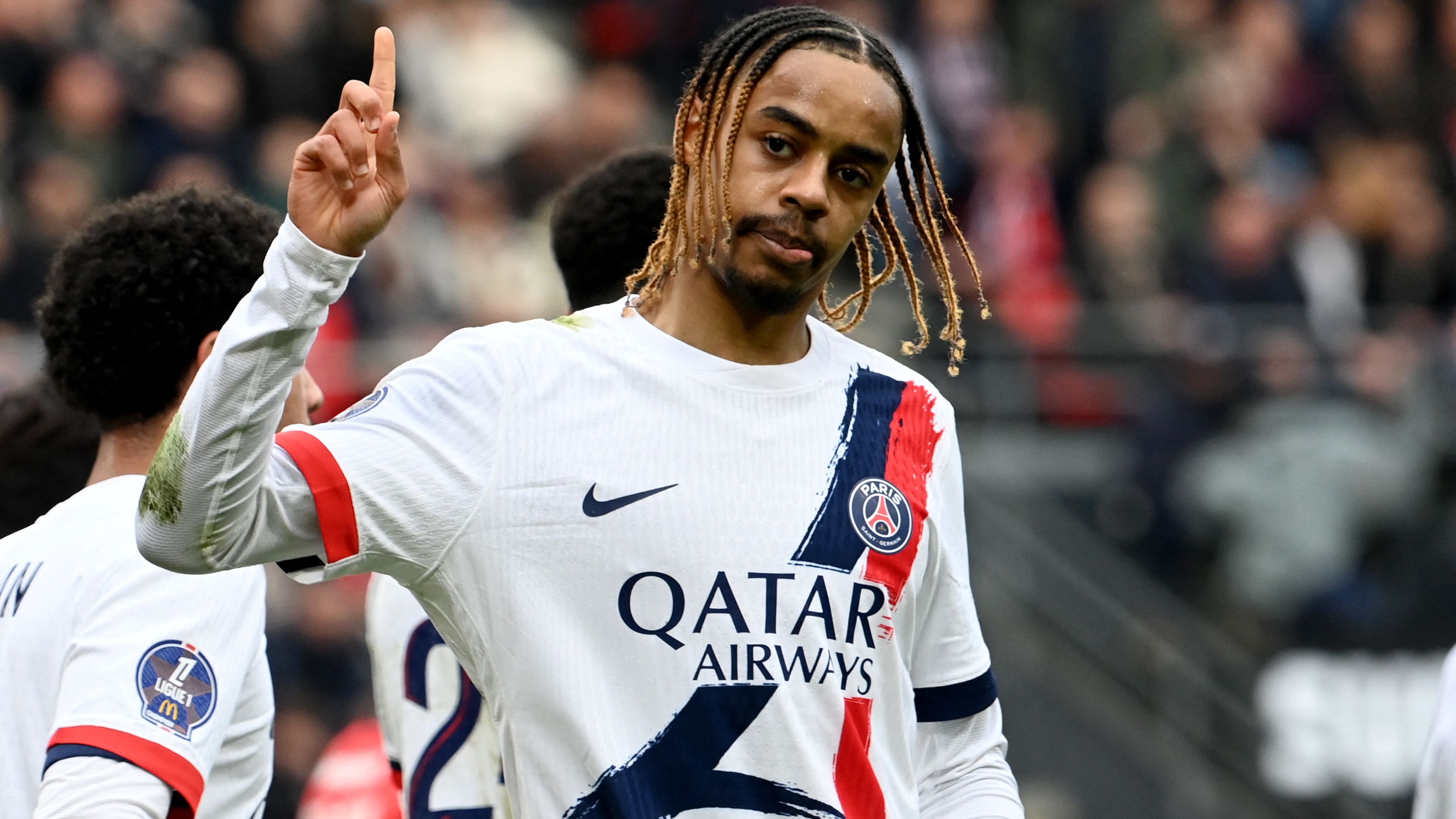 Paris Saint-Germain Aims to Secure New Contract for Bradley Barcola Amid Interest from Bayern Munich, Arsenal, and Chelsea