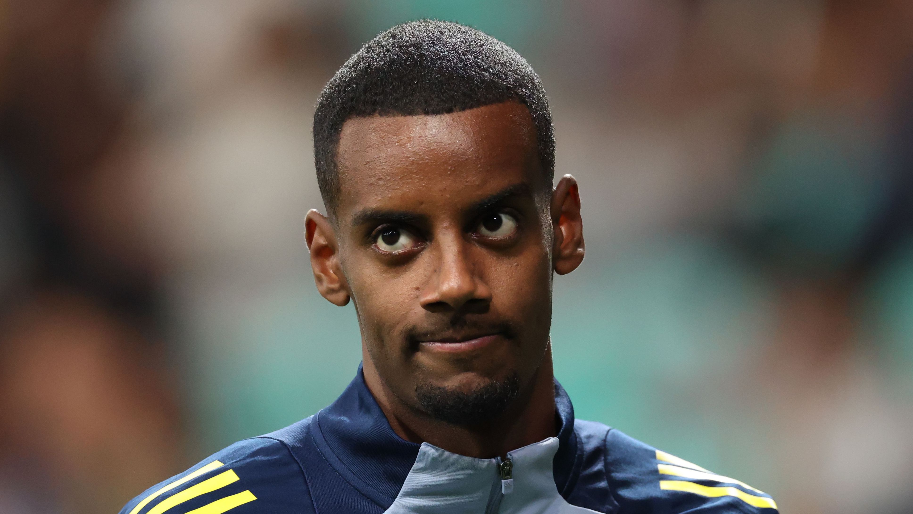 Hugo Ekitike's Position at Liverpool Under Threat: Striker Claims Alexander Isak's Arrival Creates Challenge for Coach Arne Slot