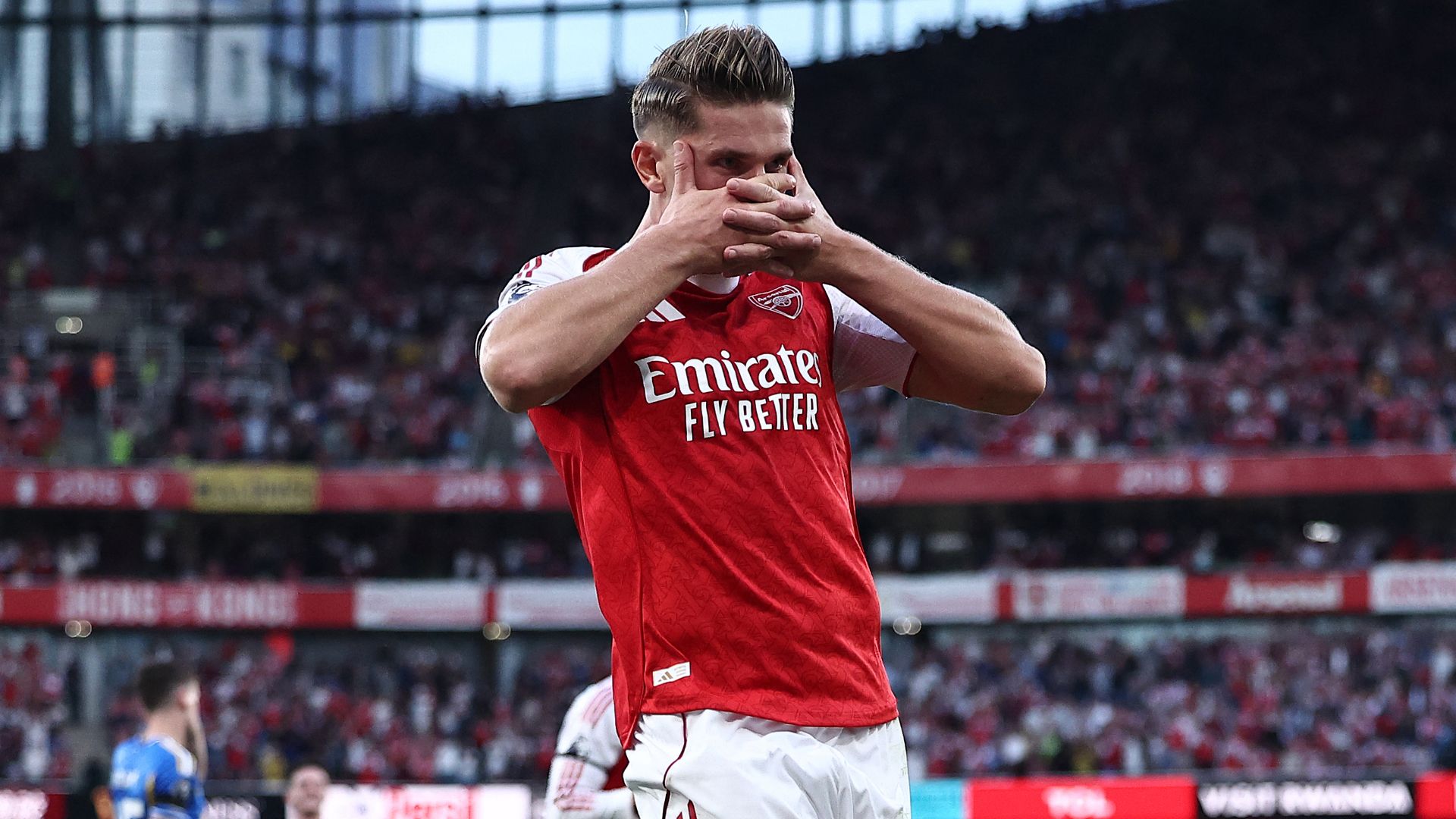 Viktor Gyökeres and Alexander Isak Warned of Transfer Saga Repercussions as Former Striker Criticizes Arsenal and Liverpool's New Signings