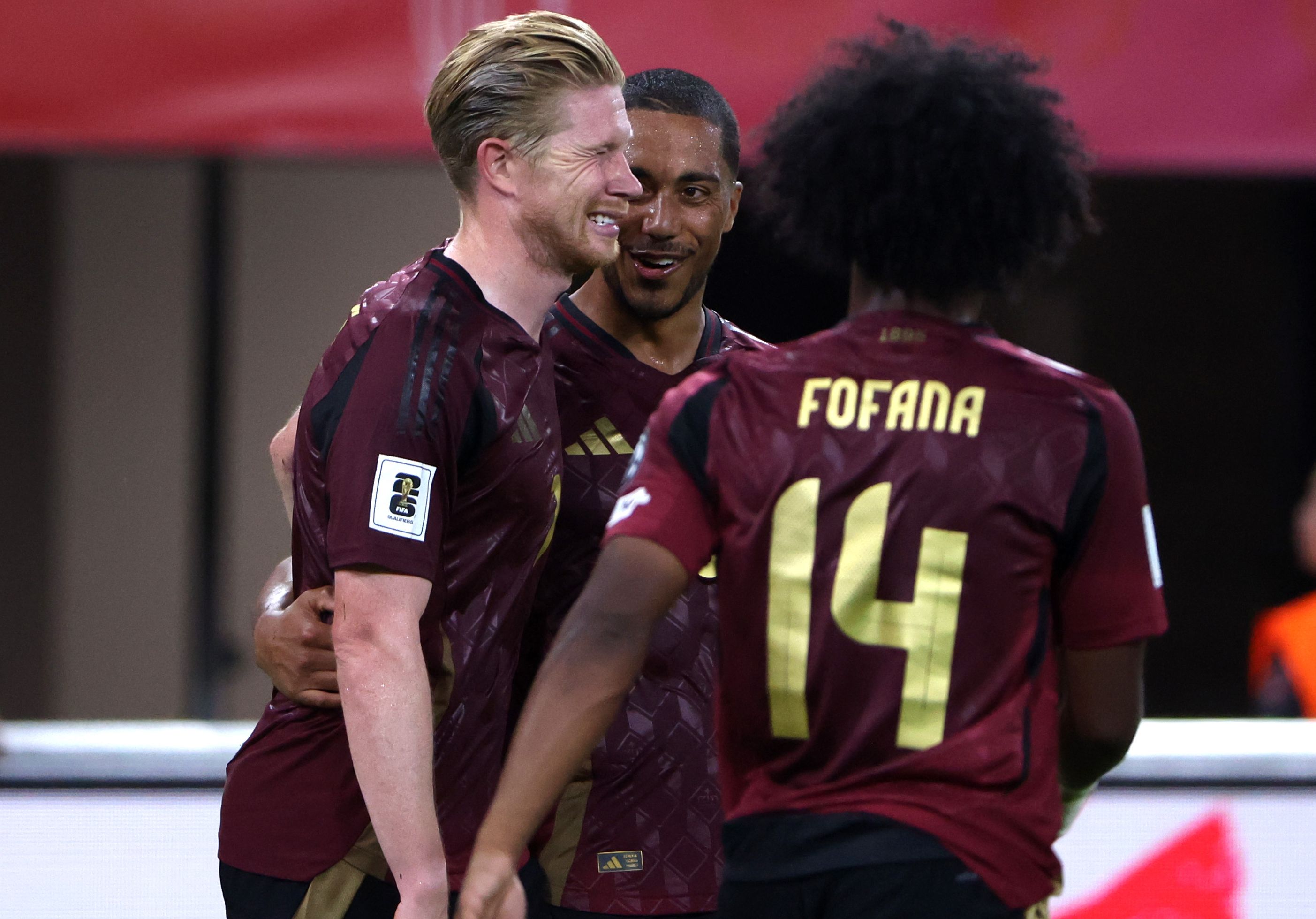 Kevin De Bruyne Draws Parallels Between Malick Fofana and Manchester City's Jeremy Doku, While Urging the Lyon Talent to Elevate His Performance Amid Interest from Liverpool and Chelsea