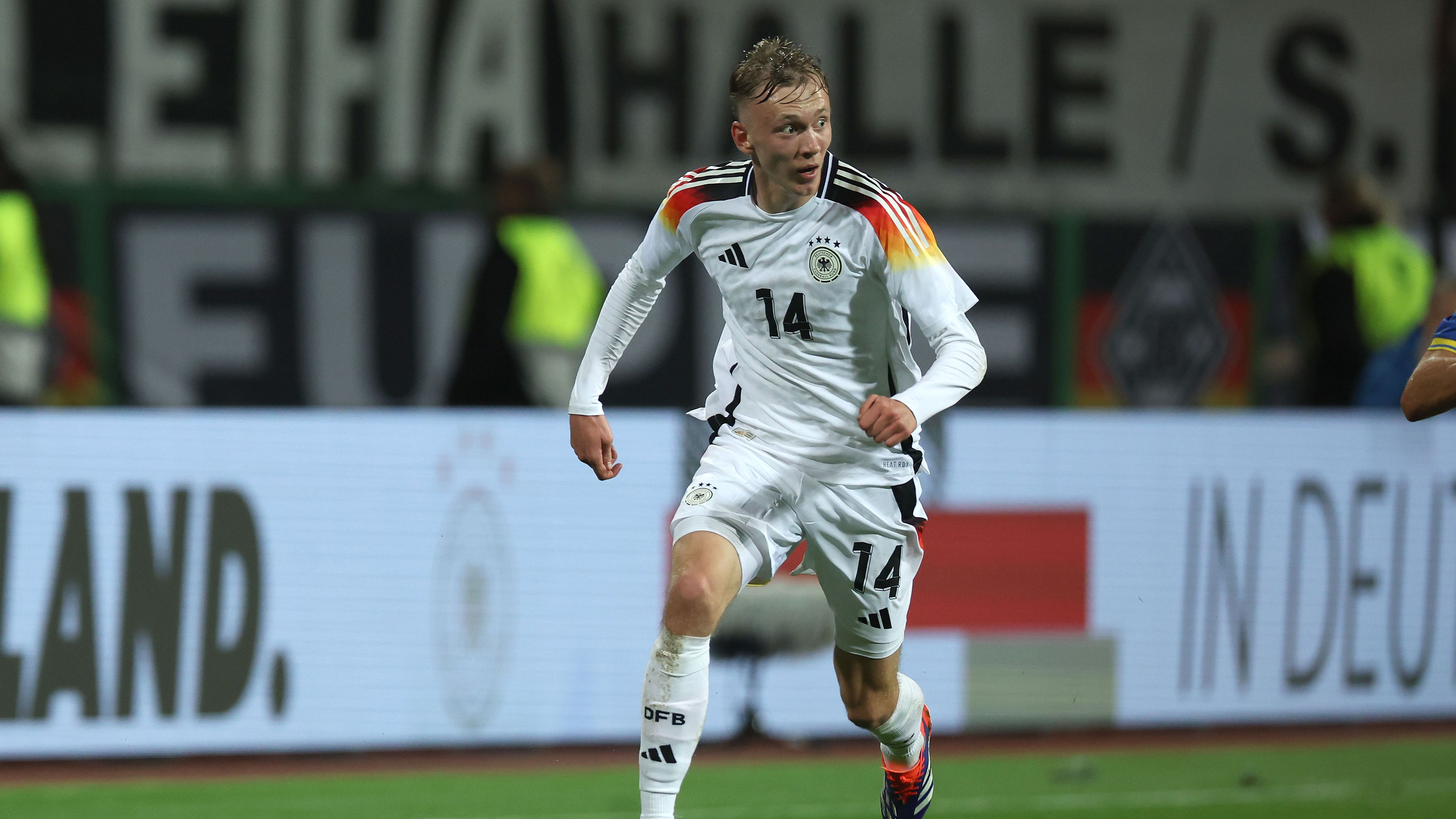 Max Beier Addresses Speculation on €70 Million Brentford Transfer Amid Reports of Borussia Dortmund's Plans to Sell Striker Prior to Fabio Silva's Injury