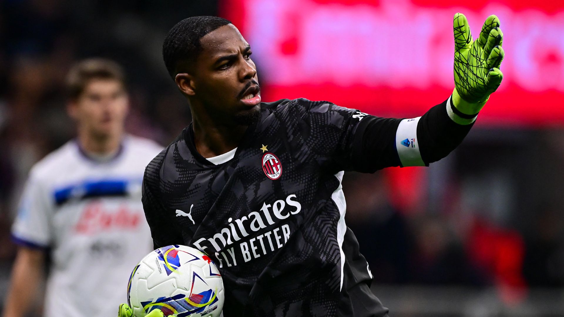 AC Milan Confirms Mike Maignan Injury, Ruling Goalkeeper Out of Upcoming Match