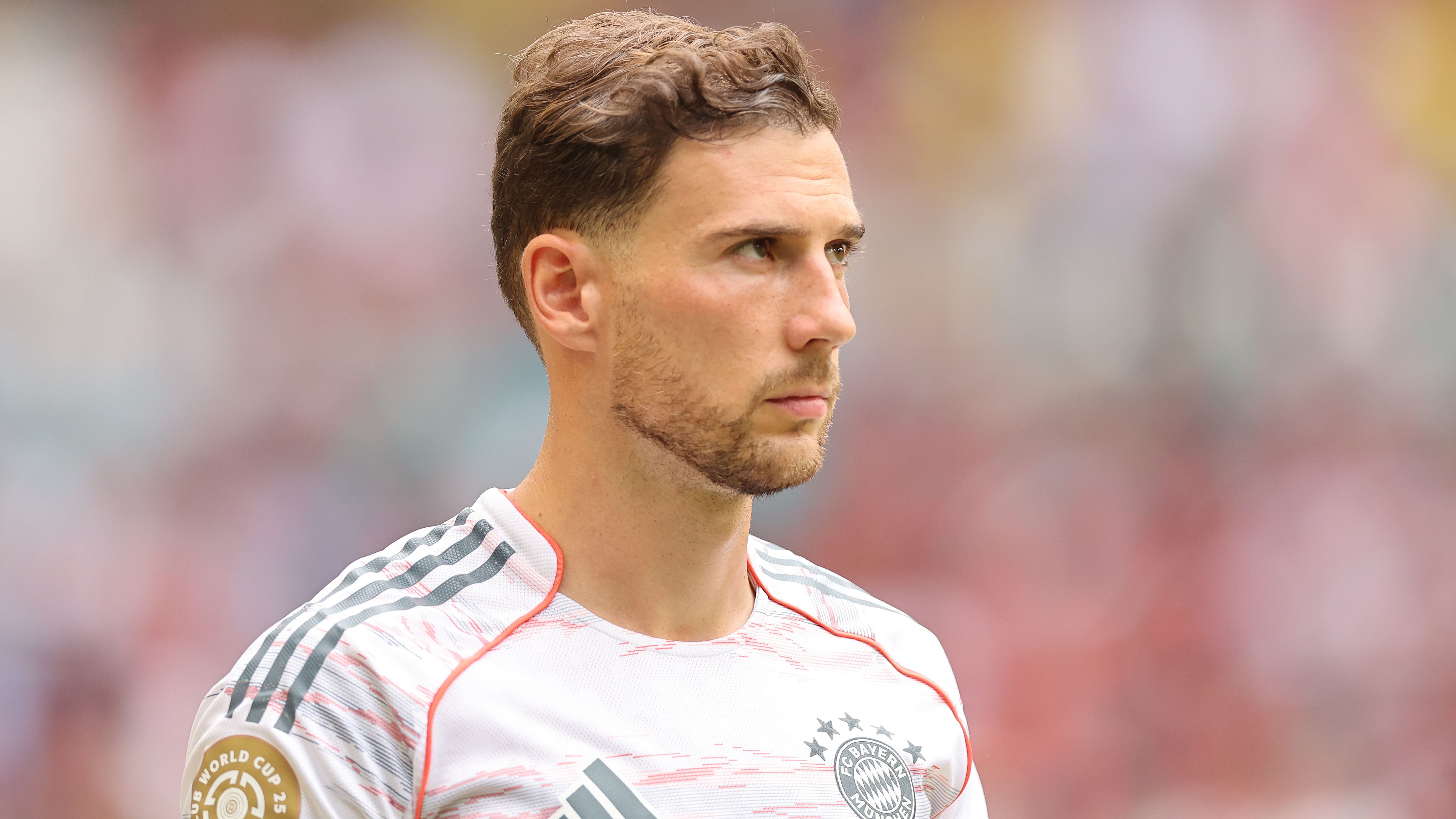 Strength, Maturity, and Mental Clarity: Bayern Munich Player Commended for Unwavering Dedication to Reclaim Spot in Vincent Kompany's Squad Amid Summer Transfer Speculations
