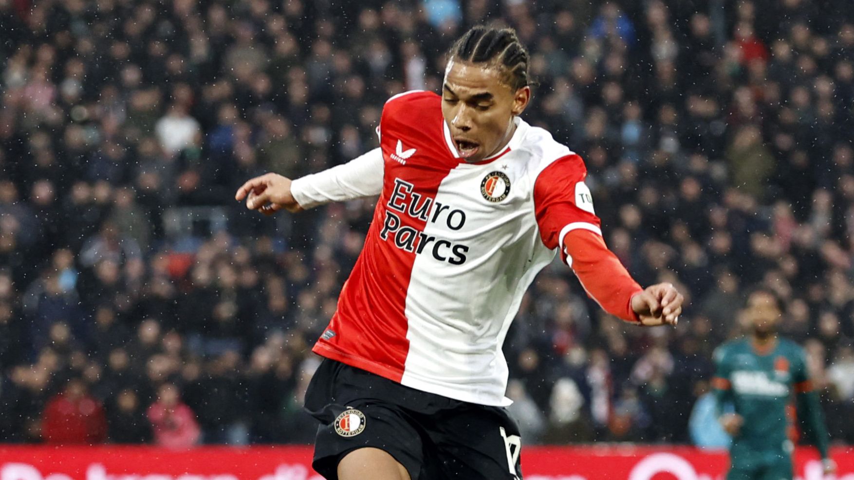 Celtic Explores Potential Transfer for Feyenoord Midfielder Calvin Stengs Amid Summer Discussions